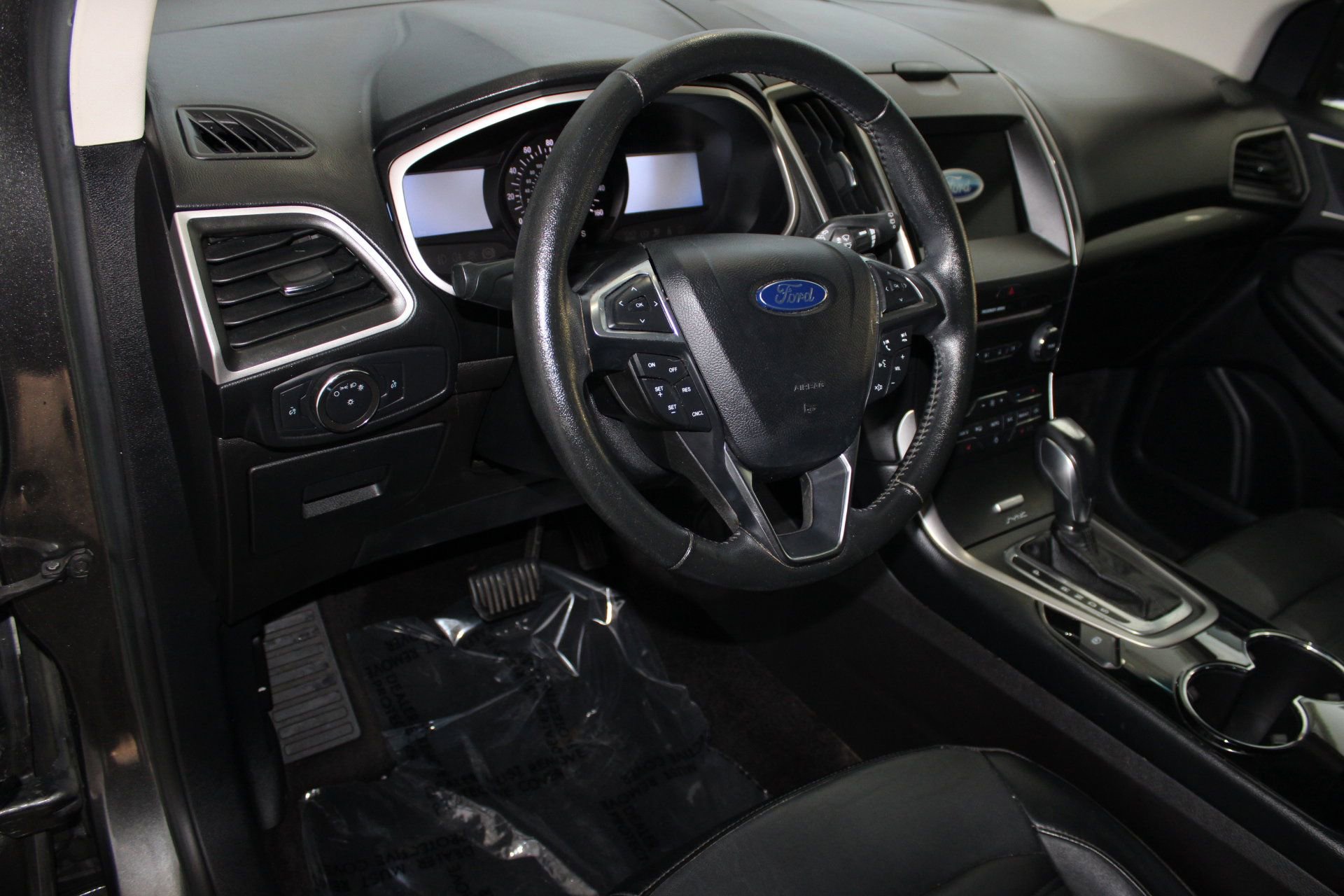 2017 Ford Edge SEL photo 4