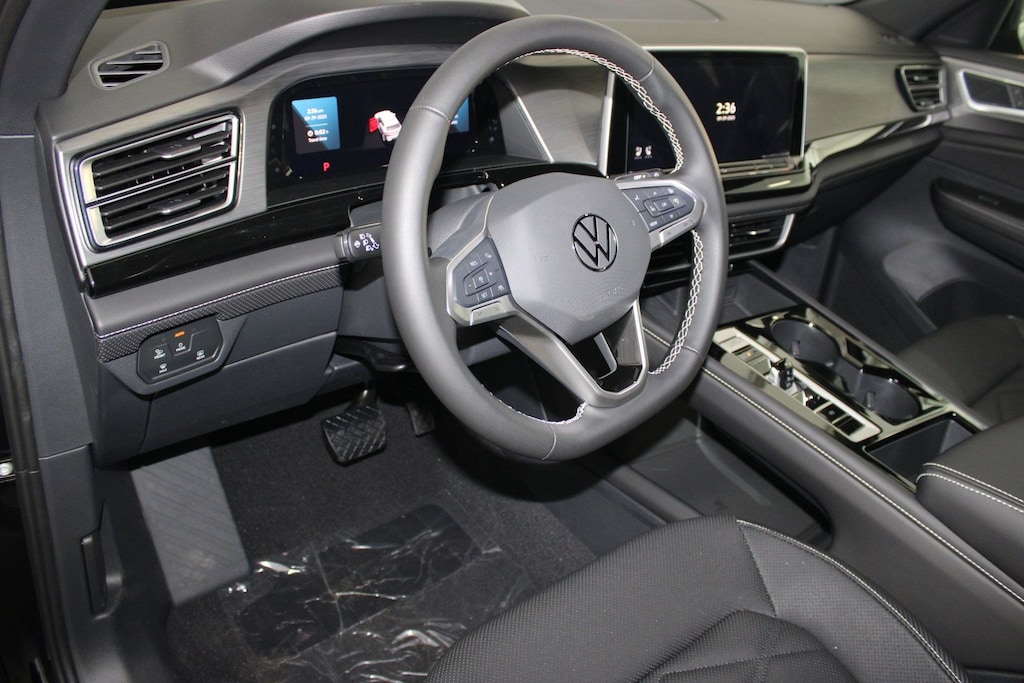 New 2026 Volkswagen Atlas Cross Sport 2.0T SE w/Technology SUV