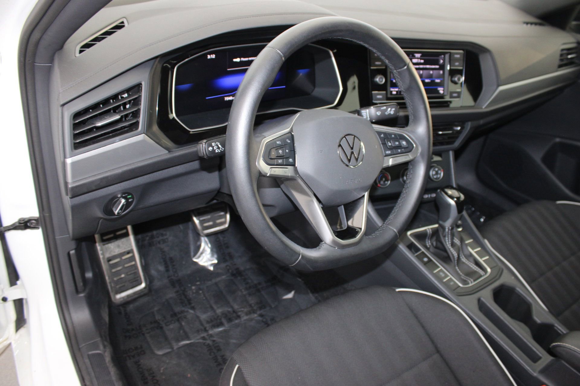 2024 Volkswagen Jetta Sport photo 3