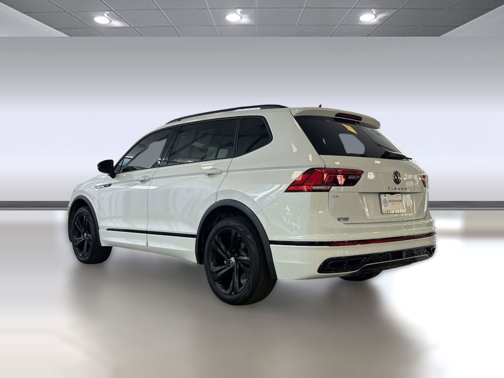 Used 2023 Volkswagen Tiguan SE R-Line Black 2.0T SE R-Line Black FWD