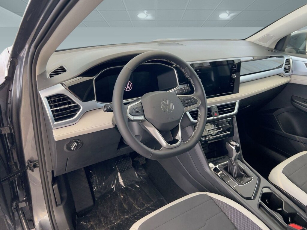 New 2026 Volkswagen Taos 1.5T SE SUV