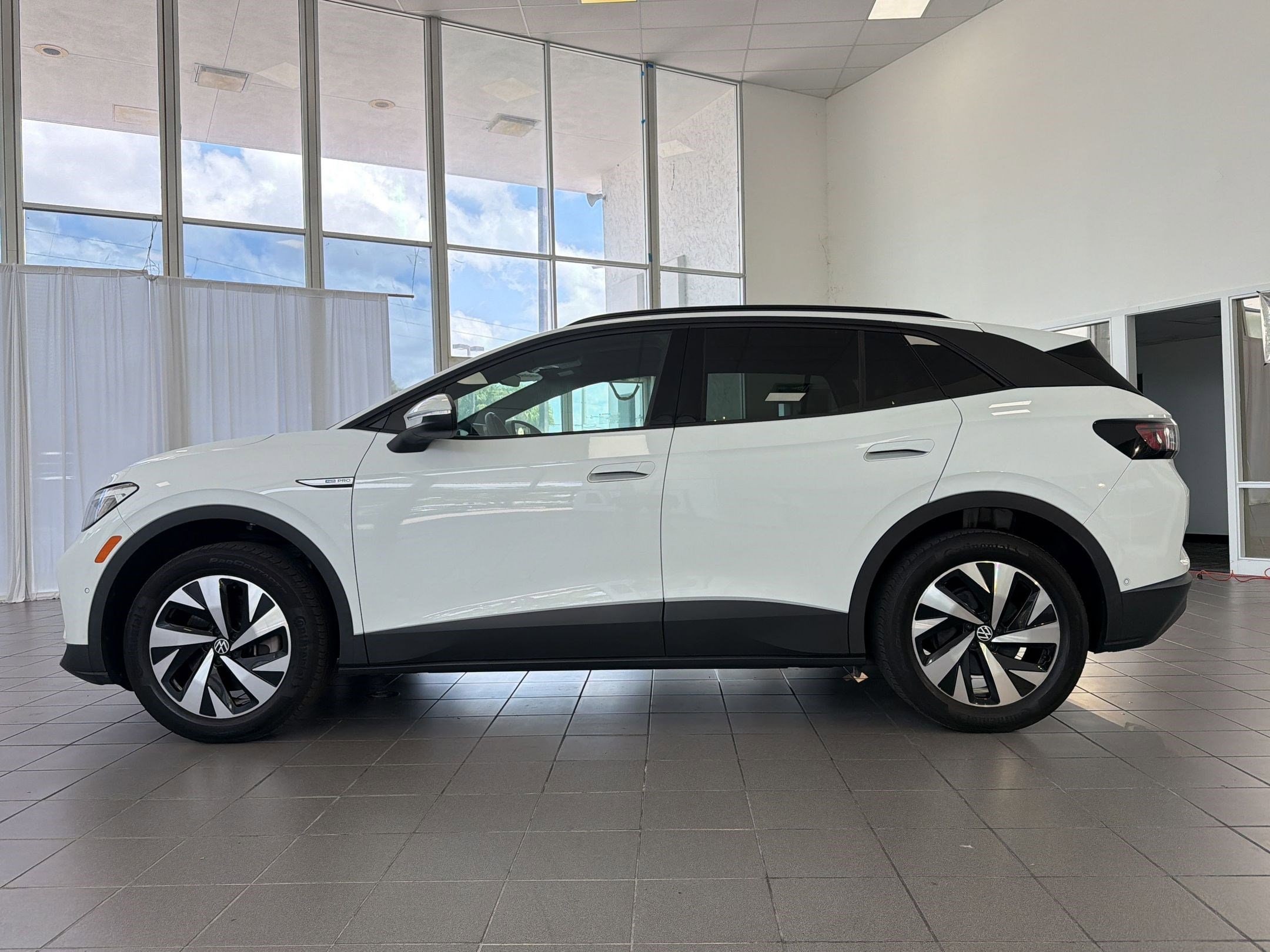 Used 2023 Volkswagen ID.4 PRO with VIN 1V2DNPE85PC028944 for sale in Fort Myers, FL