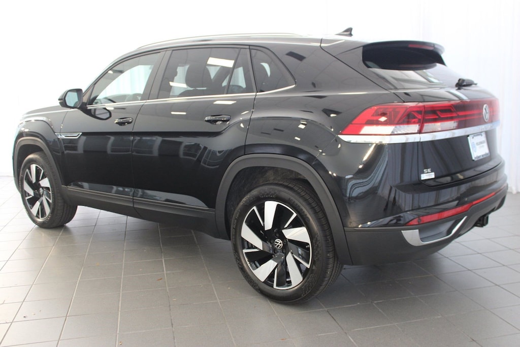 New 2026 Volkswagen Atlas Cross Sport 2.0T SE w/Technology SUV