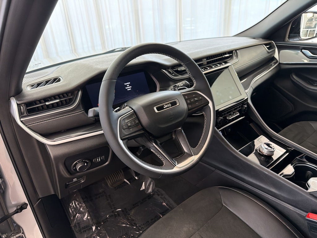 Used 2023 Jeep Grand Cherokee L Altitude Altitude 4x2