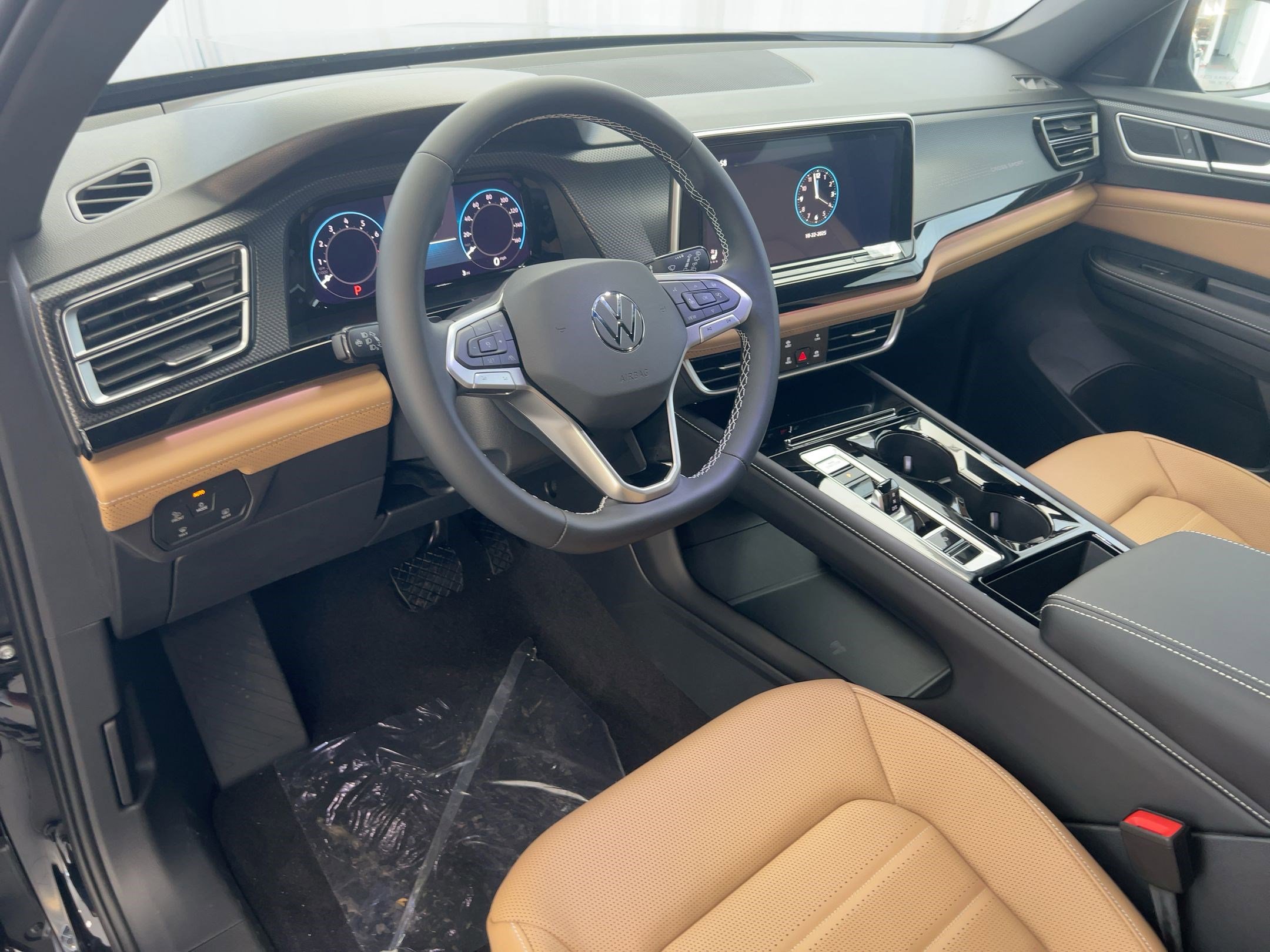 2026 Volkswagen Atlas Cross Sport SEL photo 4