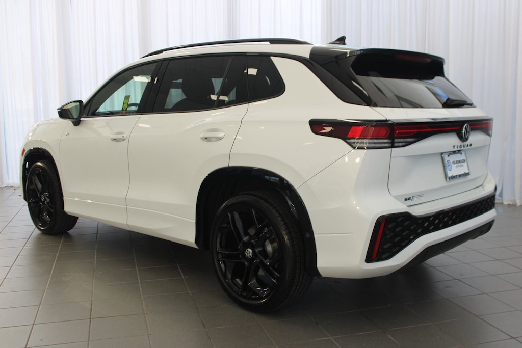 New 2025 Volkswagen Tiguan 2.0T SE R-Line Black SUV