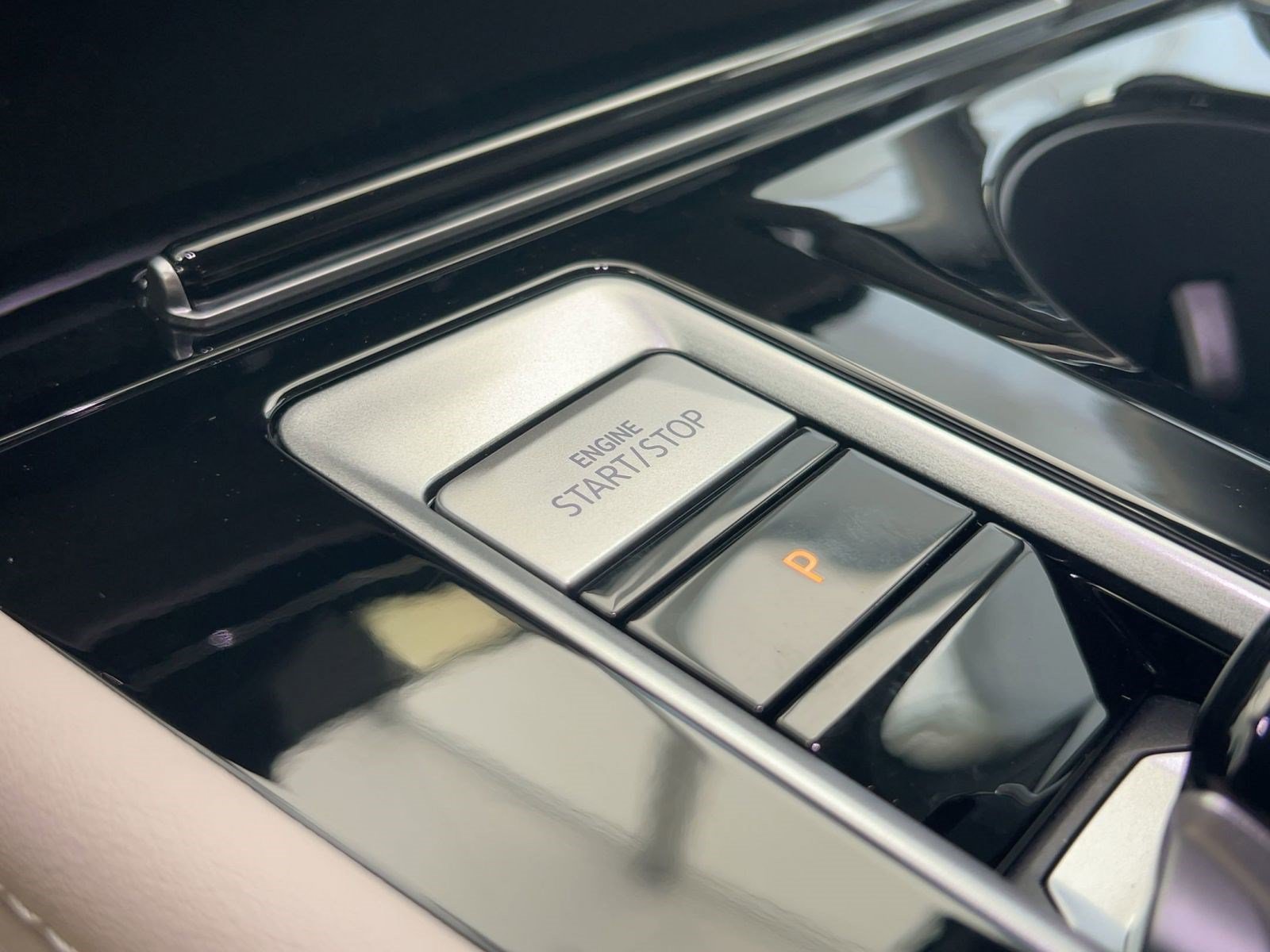 2026 Volkswagen Atlas SE w/Tech - Photo 33