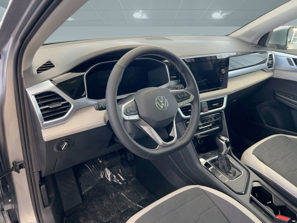 New 2026 Volkswagen Taos 1.5T SE SUV