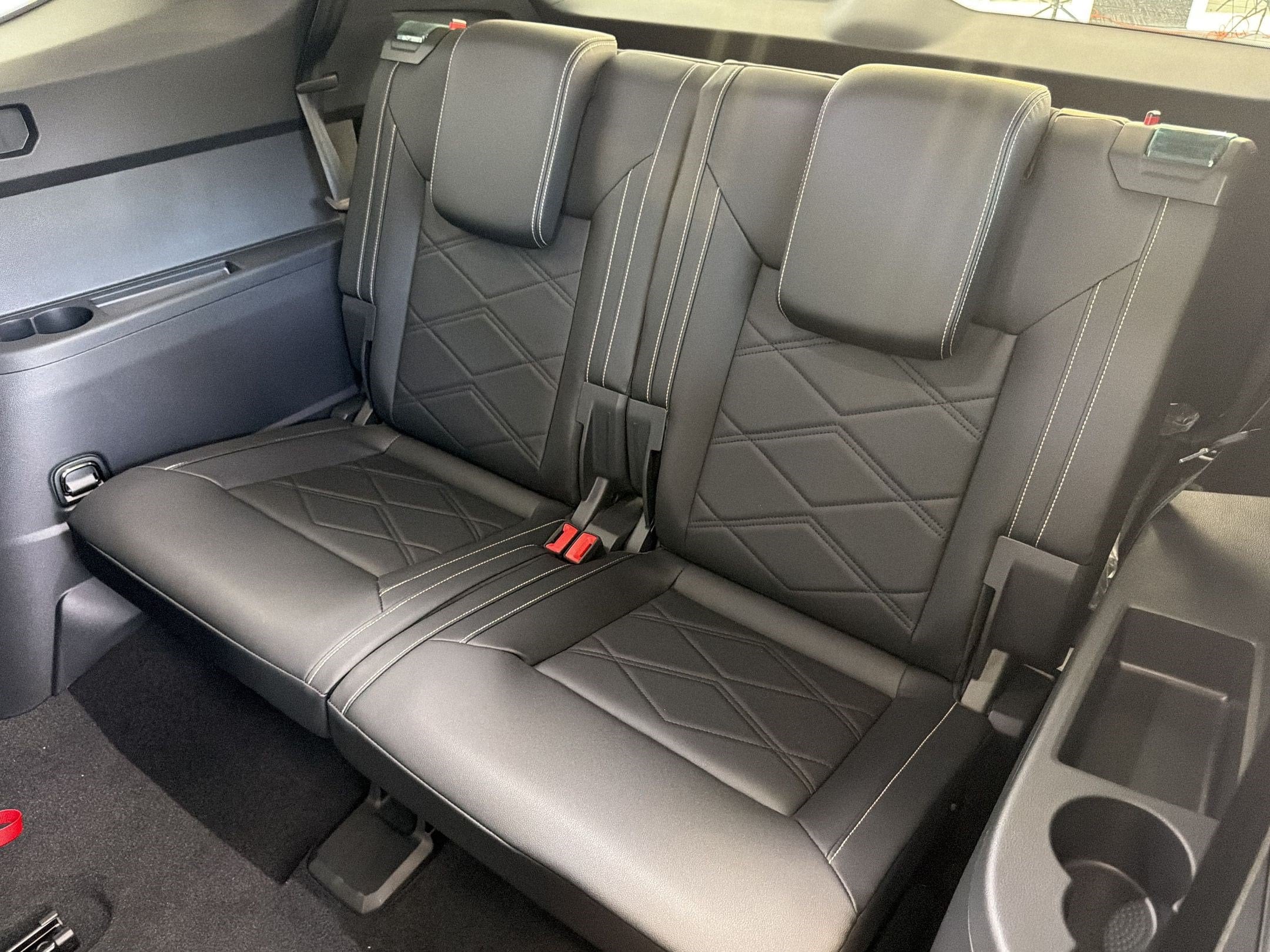 2026 Volkswagen Atlas SE w/Tech - Photo 33