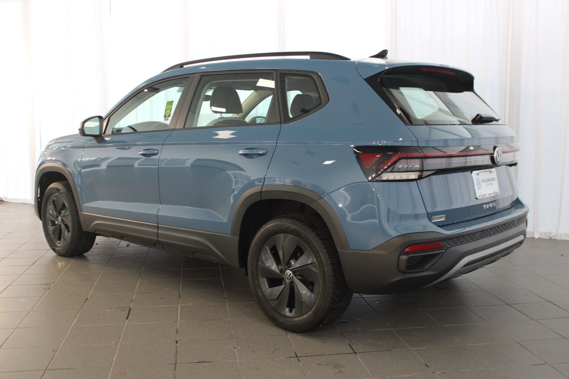 2025 Volkswagen Taos S photo 3
