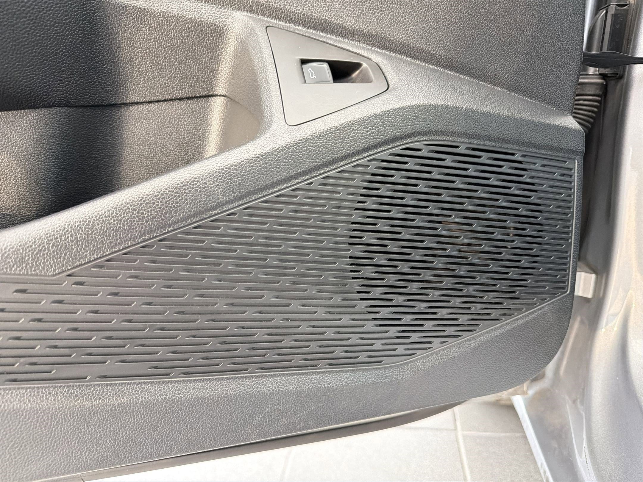 2025 Volkswagen Jetta SE - Photo 21