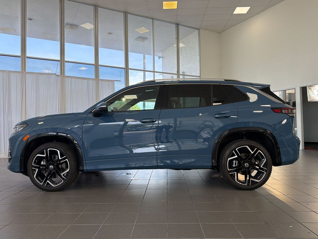 New 2026 Volkswagen Tiguan SEL R-Line Turbo SUV