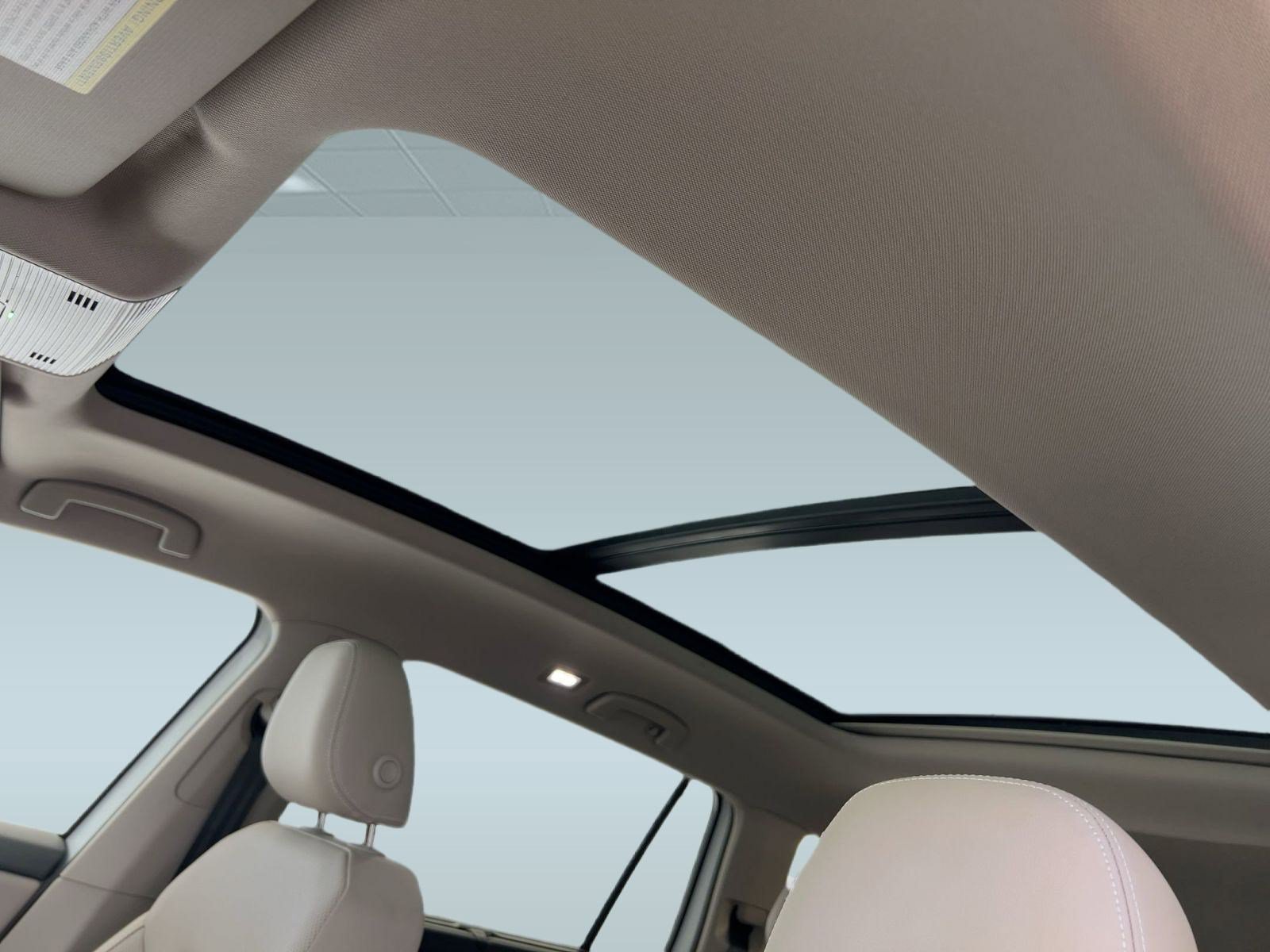 2026 Volkswagen Atlas SE w/Tech - Photo 16
