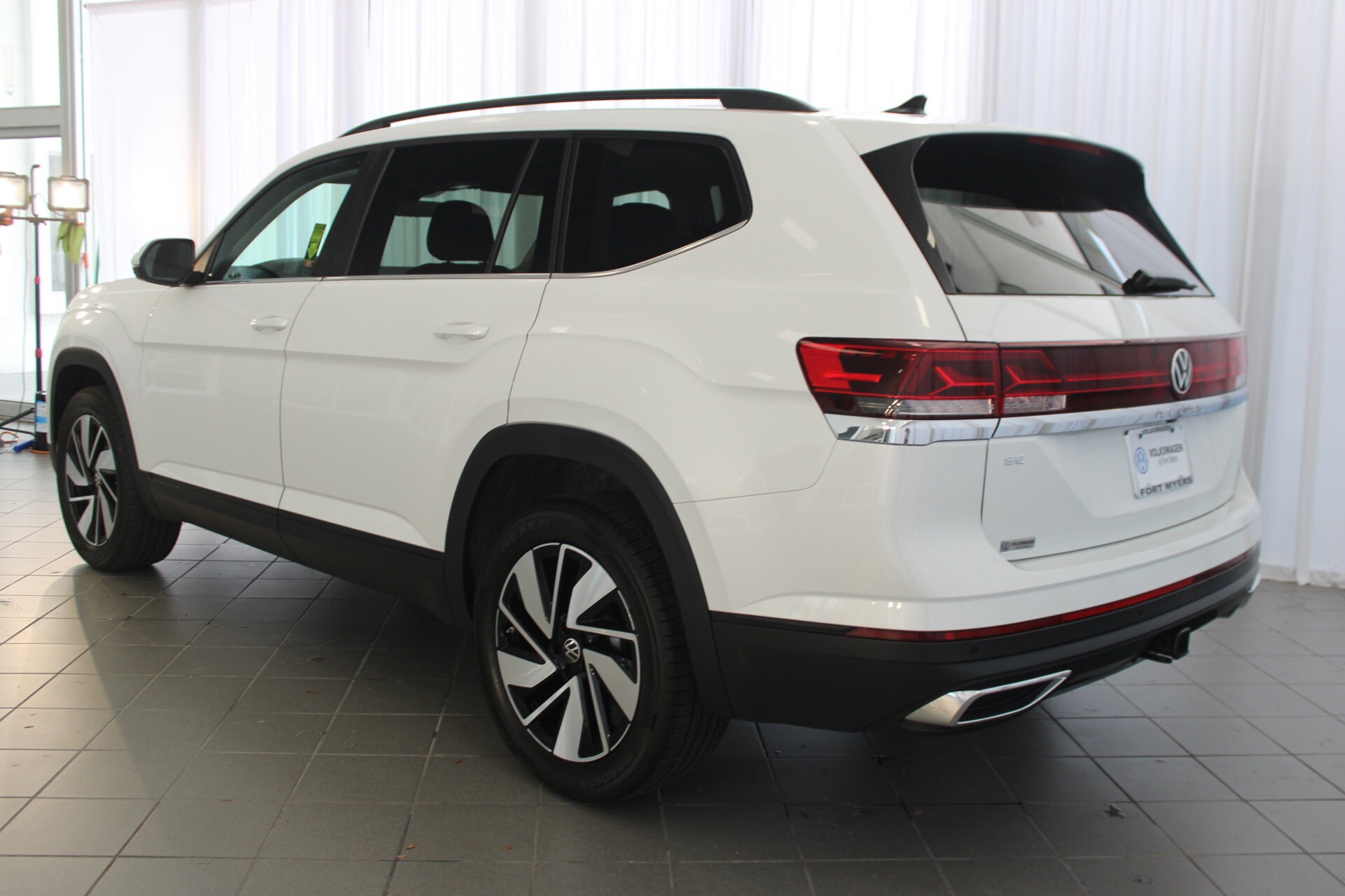 2026 Volkswagen Atlas SE Technology photo 3