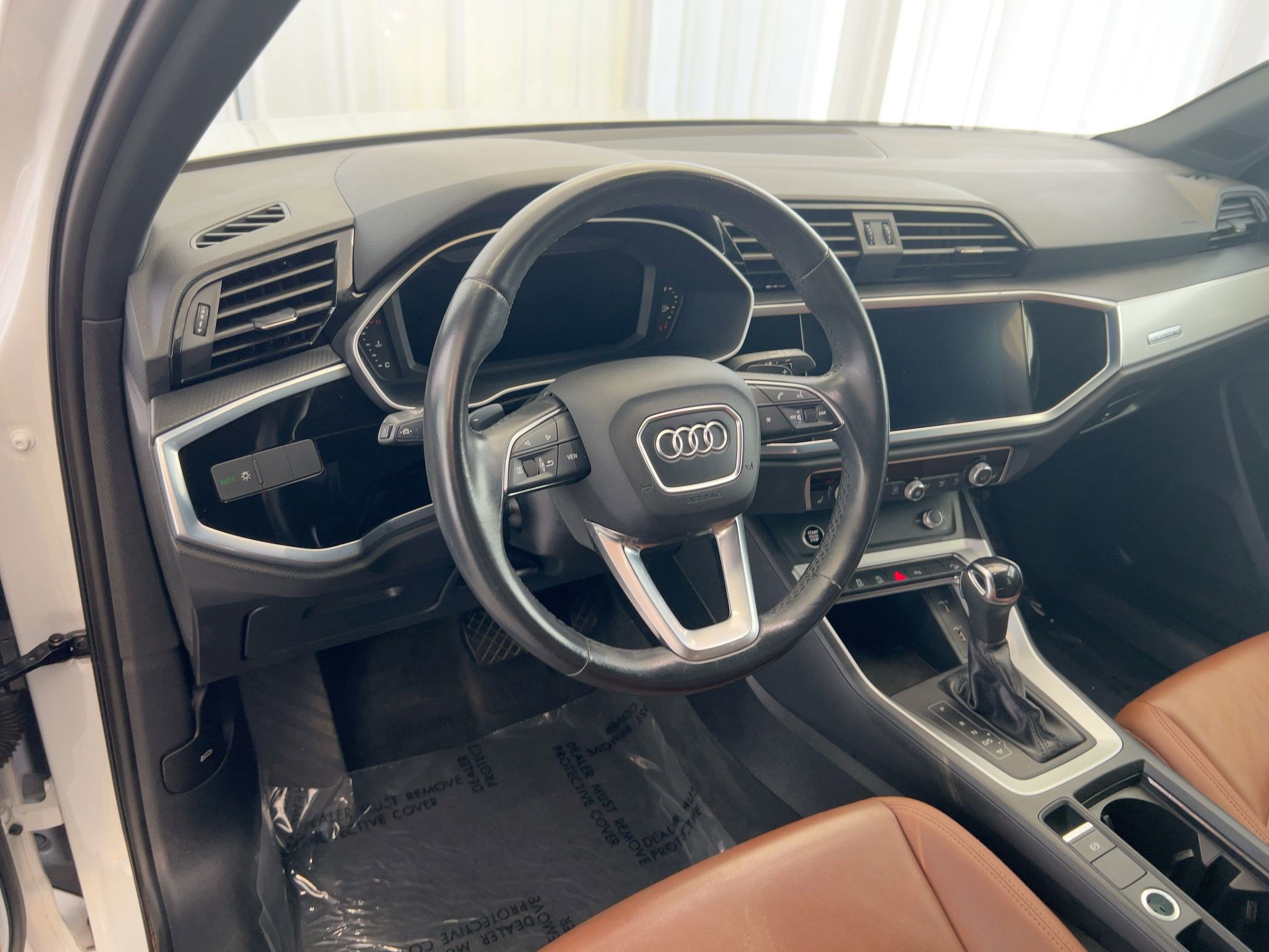 2021 Audi Q3 S line Premium 45 TFSI photo 4