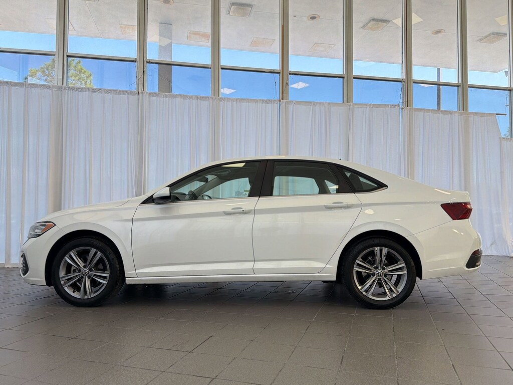 Certified 2024 Volkswagen Jetta SE SE Auto