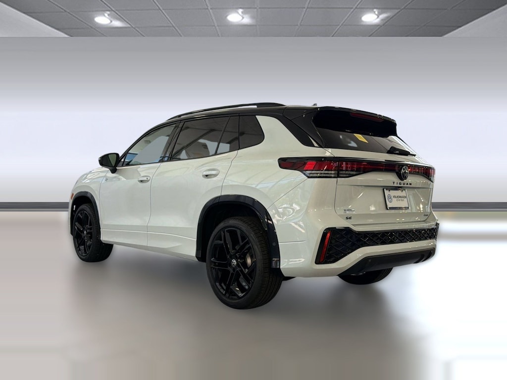 New 2026 Volkswagen Tiguan SE R-Line Black SUV
