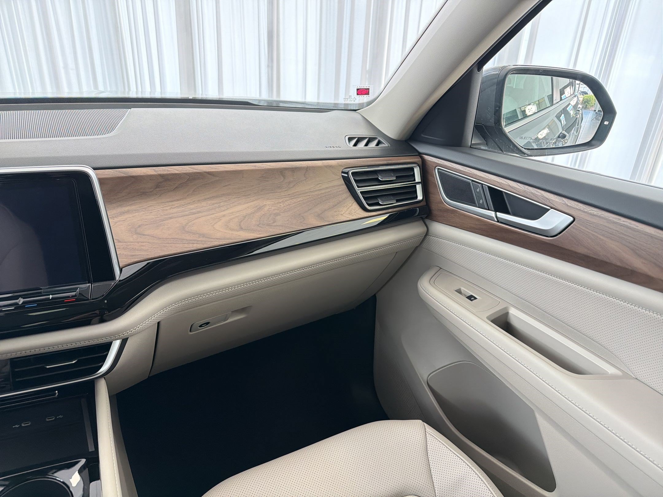 2026 Volkswagen Atlas SE w/Tech - Photo 28