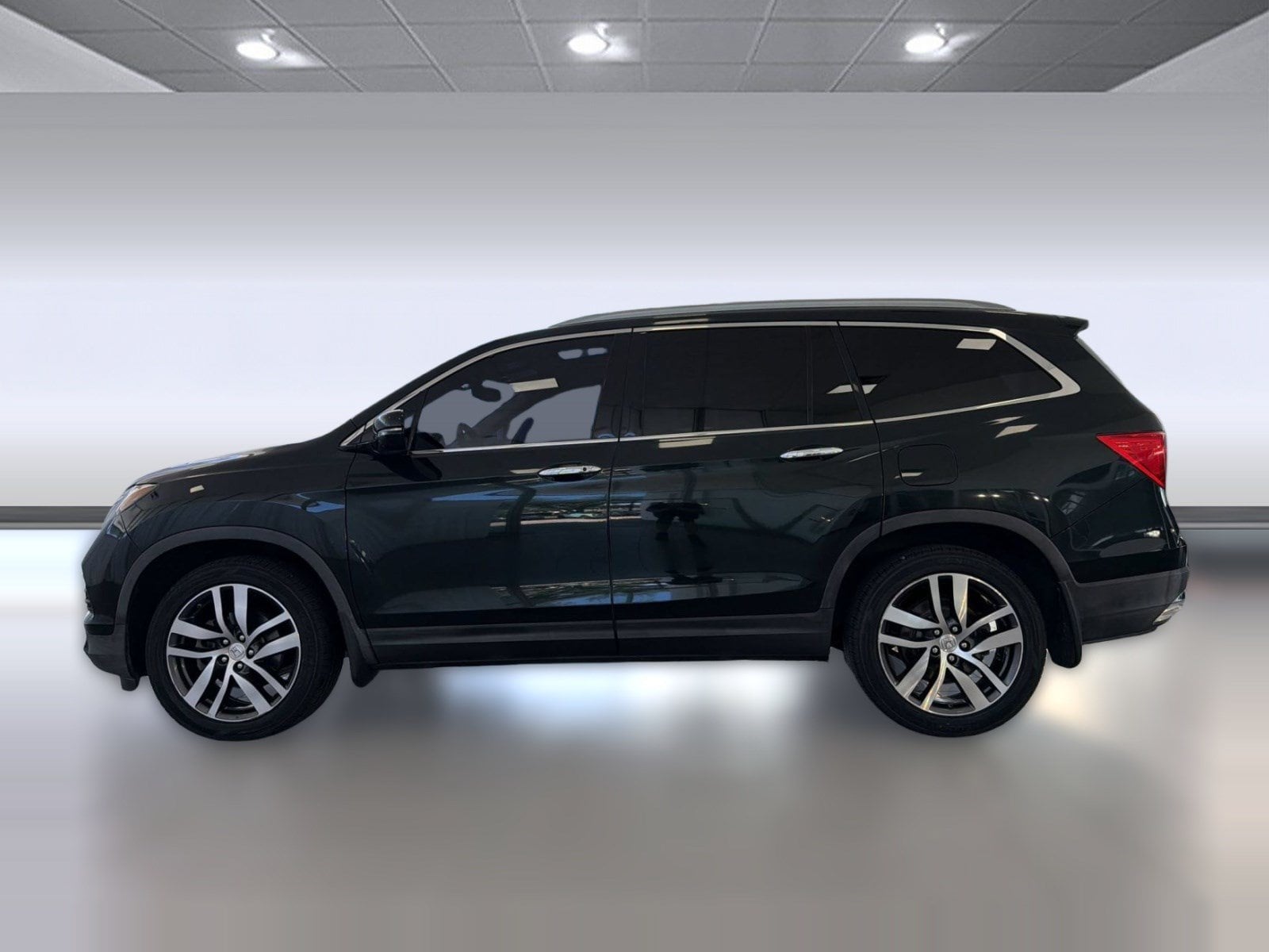 Used 2016 Honda Pilot Touring with VIN 5FNYF5H99GB053809 for sale in Fort Myers, FL