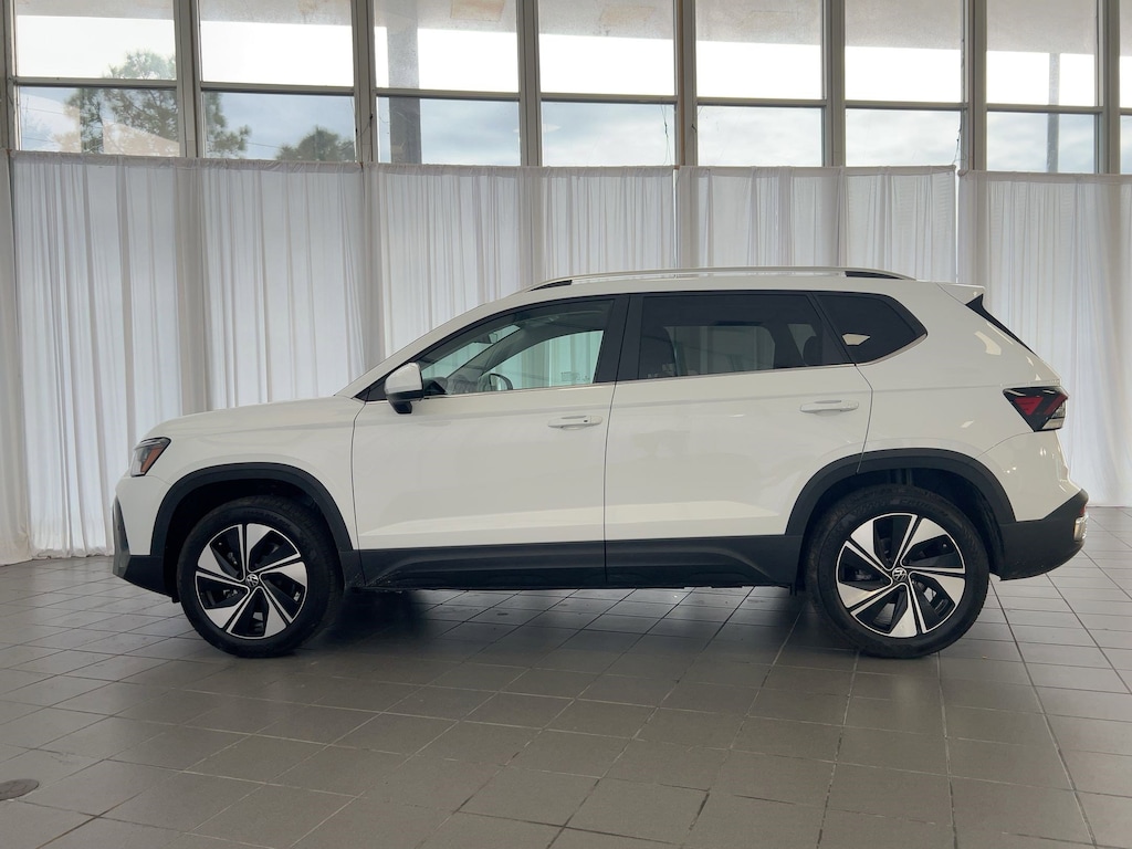 New 2026 Volkswagen Taos 1.5T SE SUV