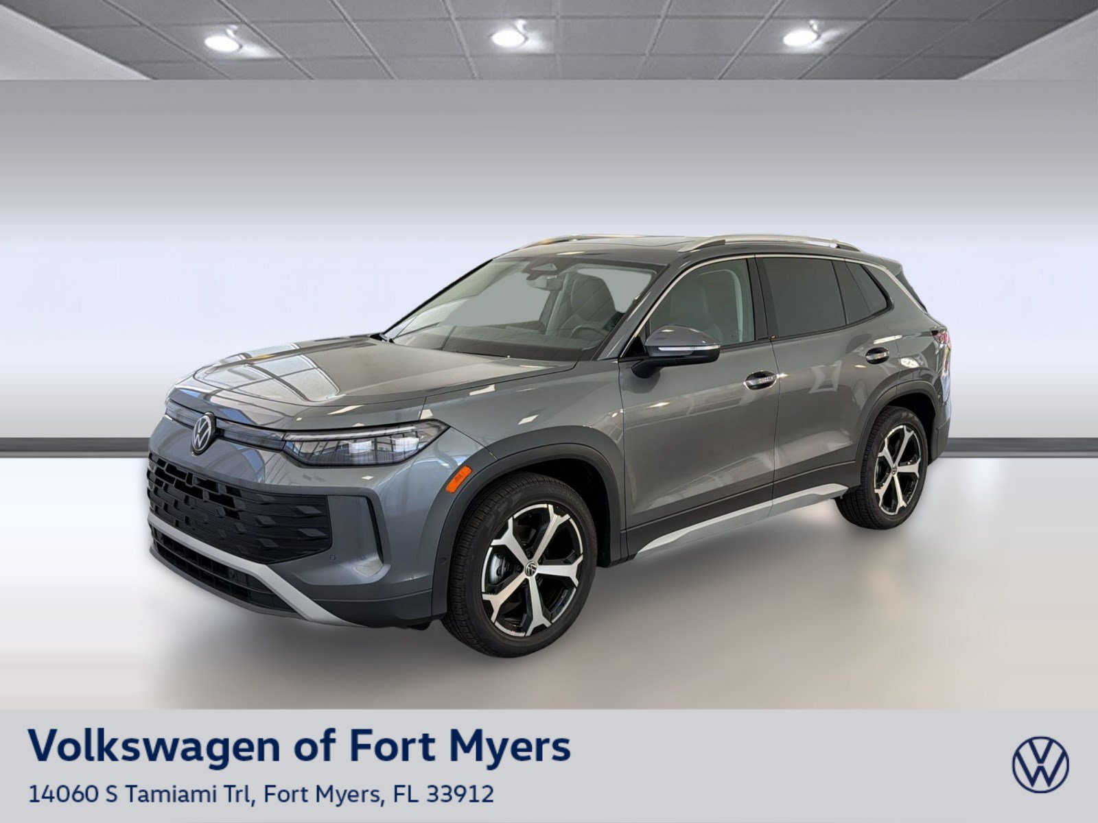 New 2026 Volkswagen Tiguan SE SUV