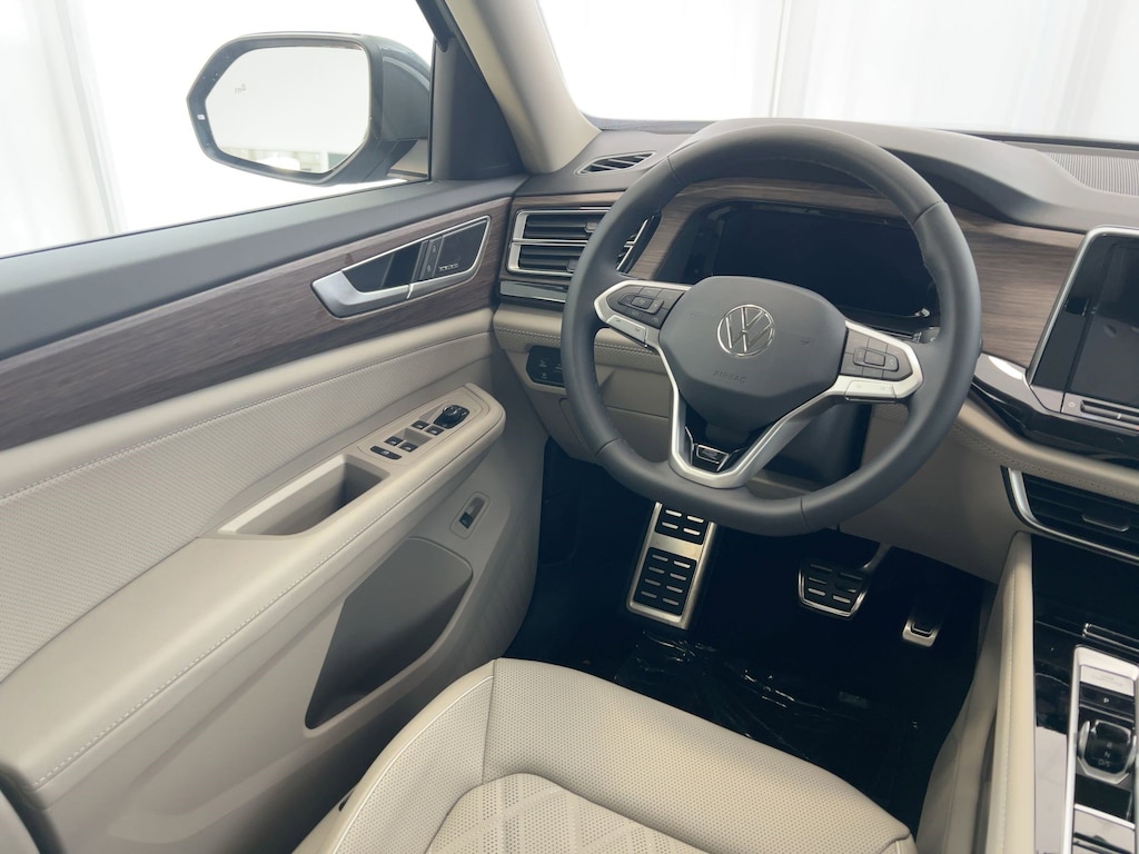 New 2026 Volkswagen Atlas 2.0T SEL Premium R-Line SUV