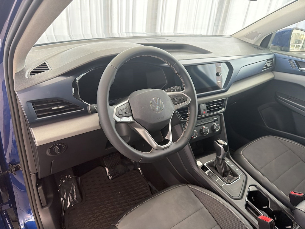 Used 2022 Volkswagen Taos SE SE FWD