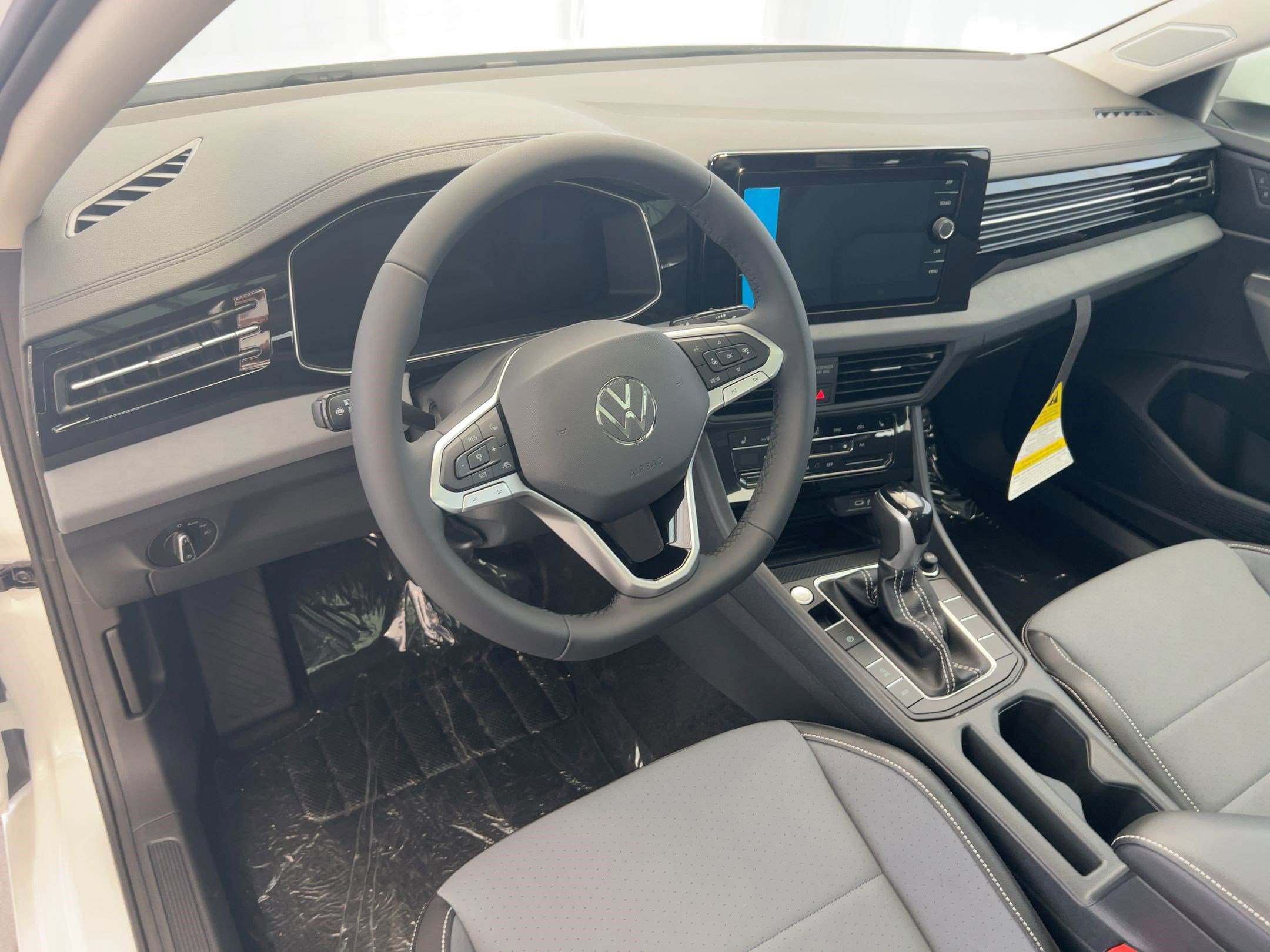 2026 Volkswagen Jetta 1.5T SE photo 3