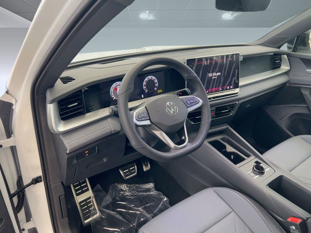 New 2026 Volkswagen Tiguan 2.0T SE R-Line Black SUV