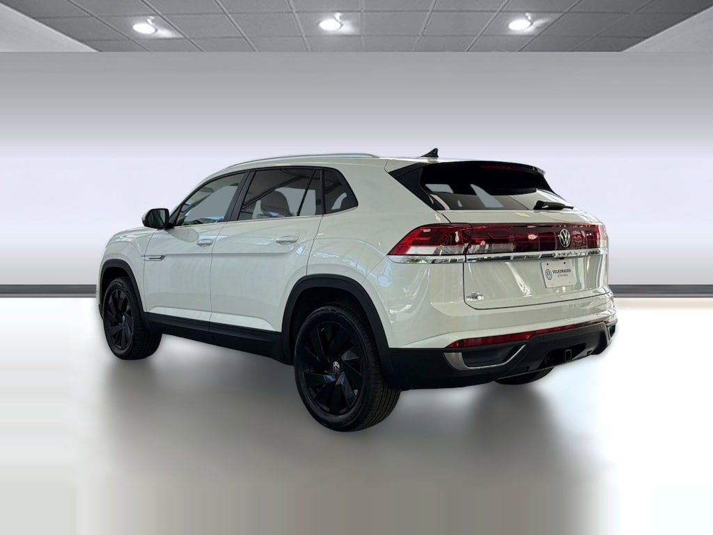 New 2026 Volkswagen Atlas Cross Sport 2.0T SE w/Technology SUV