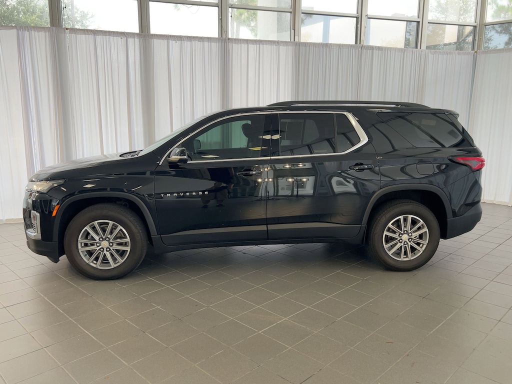Used 2023 Chevrolet Traverse LT Leather FWD  LT Leather