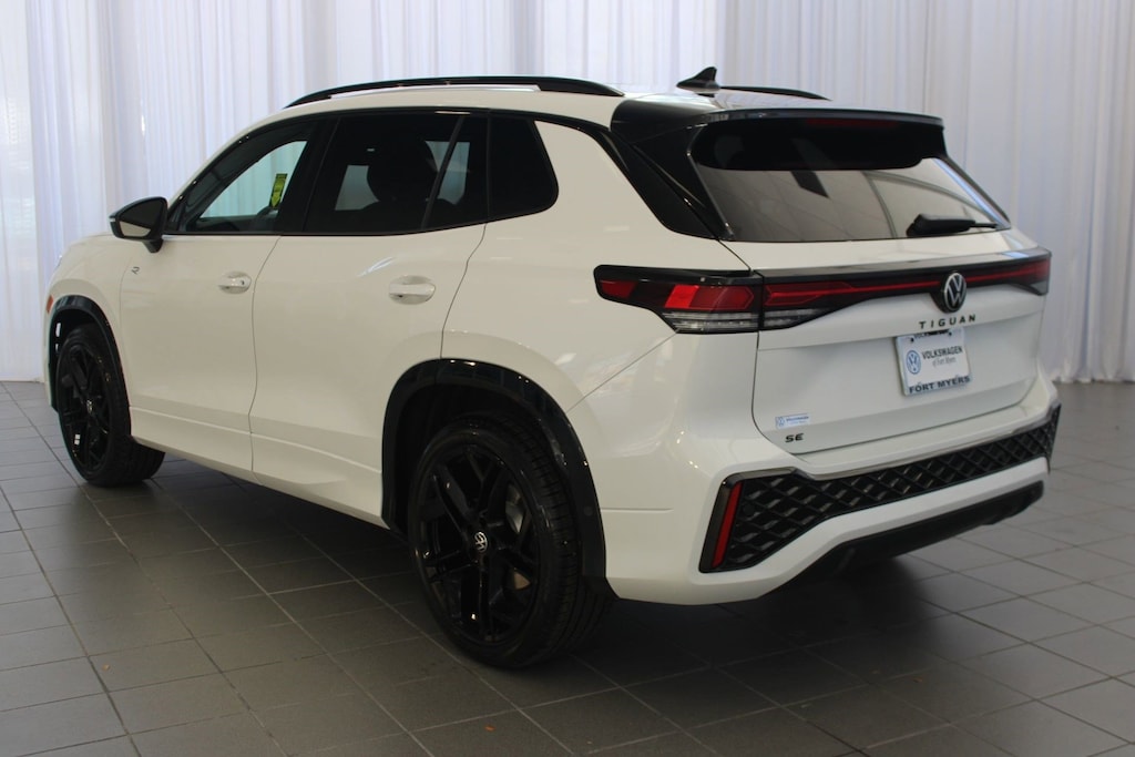 New 2026 Volkswagen Tiguan 2.0T SE SUV