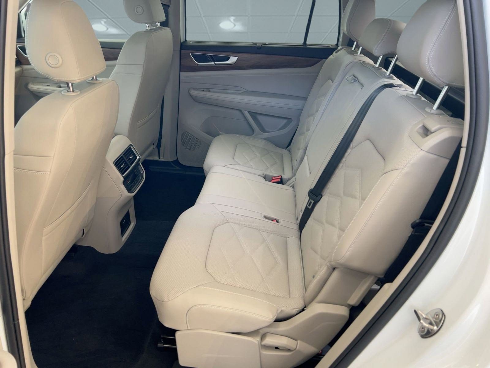 2026 Volkswagen Atlas SE w/Tech - Photo 15