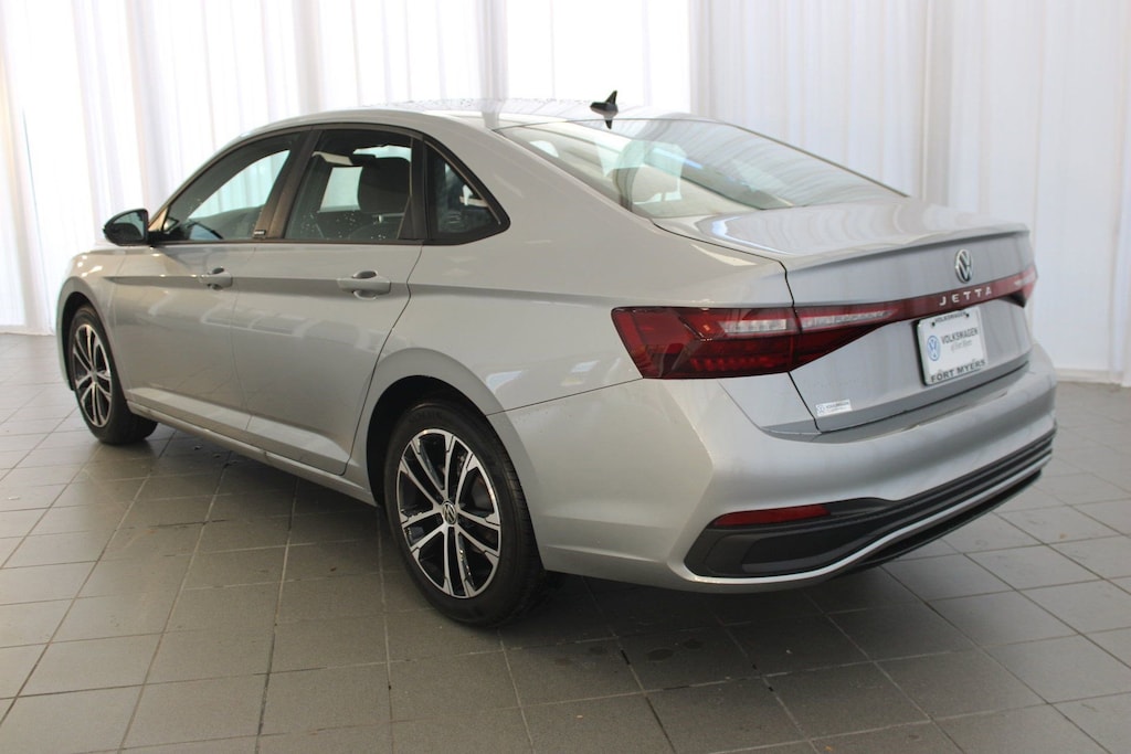 New 2025 Volkswagen Jetta 1.5T Sport Sedan