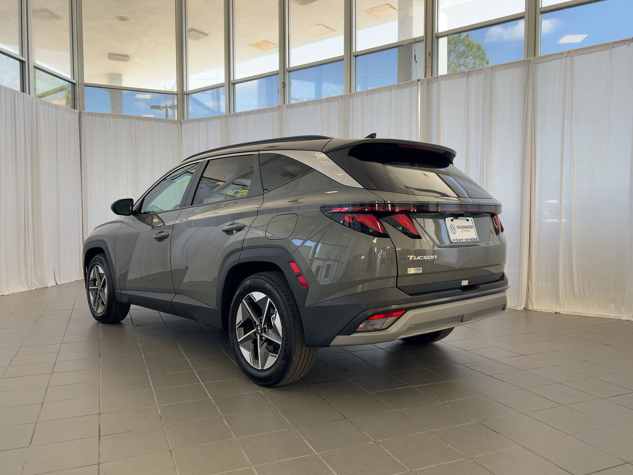 2025 Hyundai Tucson SEL photo 3