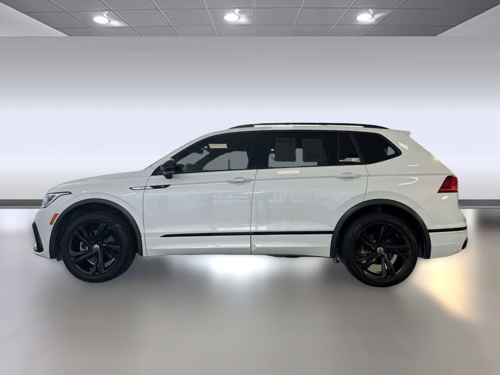 Used 2023 Volkswagen Tiguan SE R-Line Black 2.0T SE R-Line Black FWD