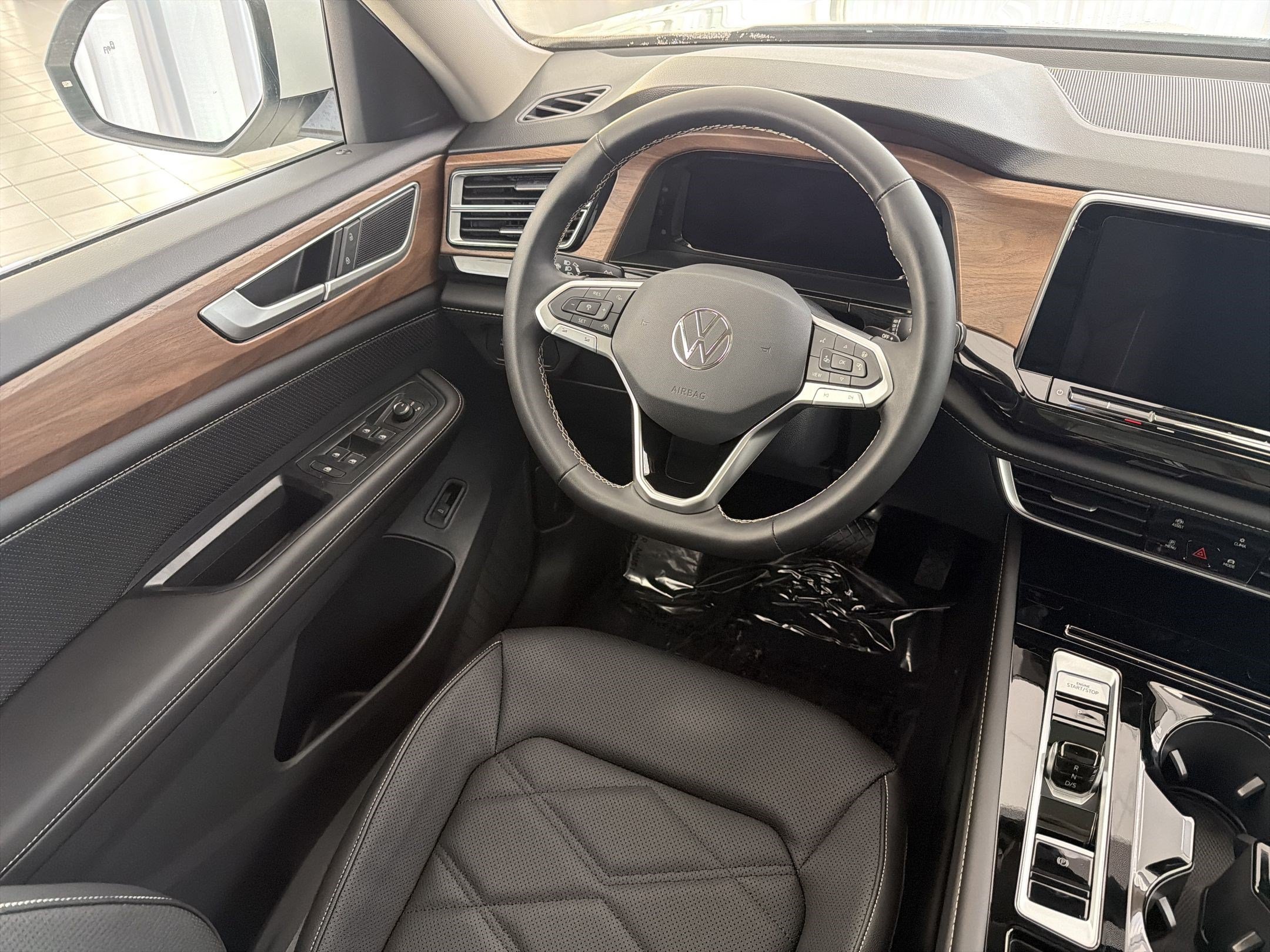 2026 Volkswagen Atlas SE w/Tech - Photo 27