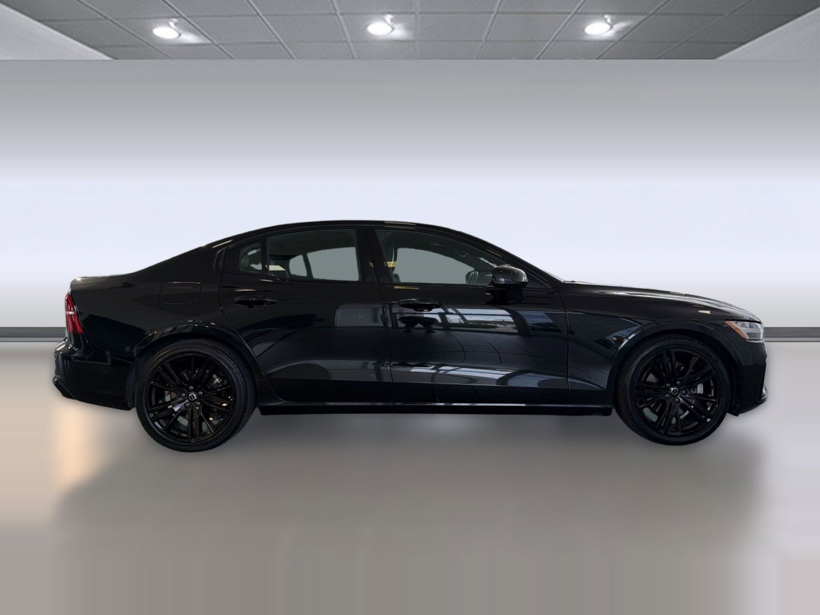 S60 Plus Black Edition B5 AWD Plus Black Edition