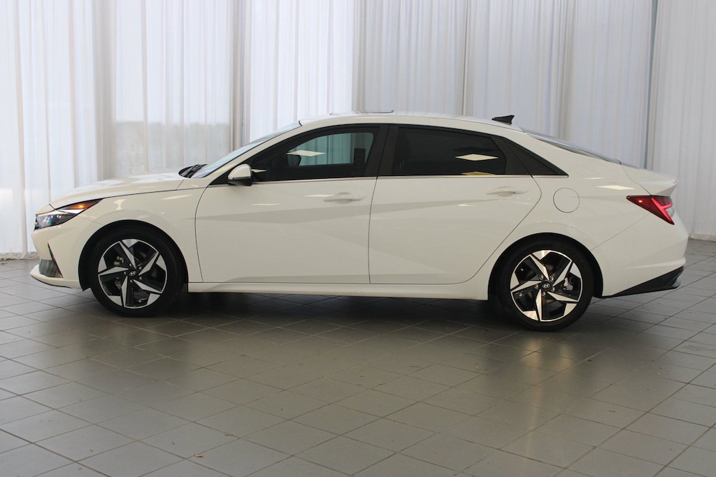 Used 2023 Hyundai Elantra Hybrid Limited Limited DCT