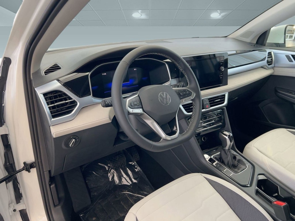 New 2026 Volkswagen Taos 1.5T SE SUV