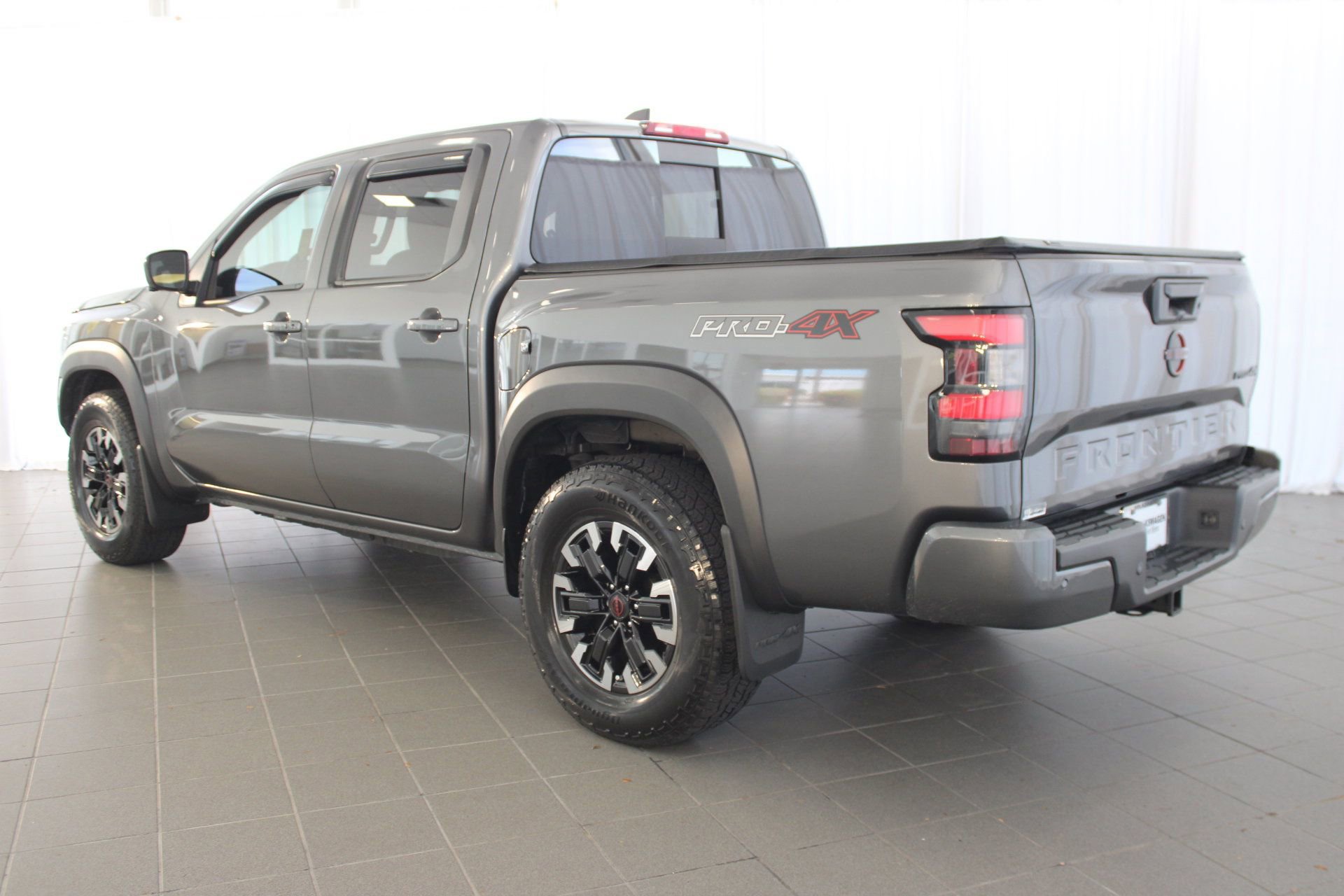 2023 Nissan Frontier Crew Cab PRO-4X photo 3
