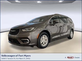 Used 2022 Chrysler Pacifica Touring L Touring L FWD for sale in Fort Myers, FL