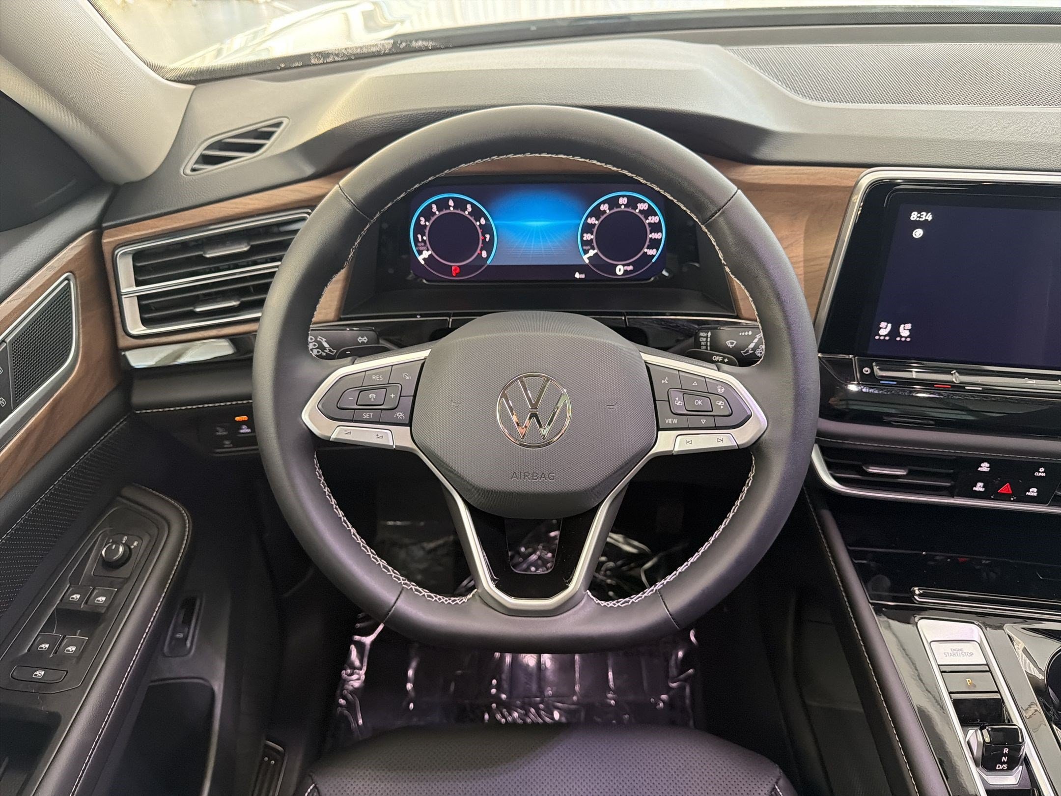 2026 Volkswagen Atlas SE w/Tech - Photo 22