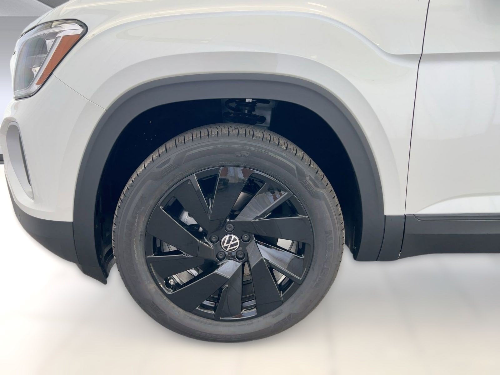 2026 Volkswagen Atlas SE w/Tech - Photo 12