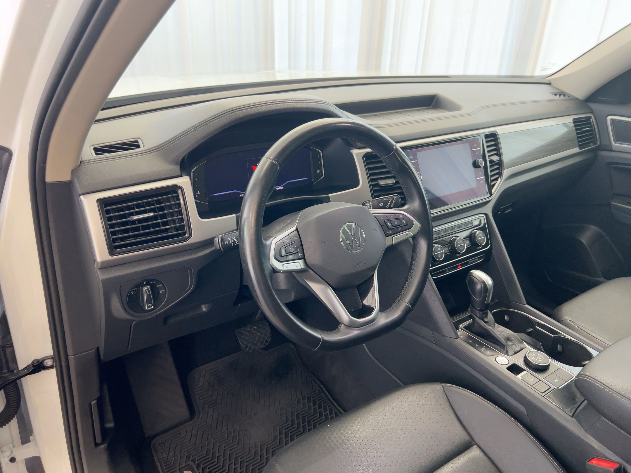 2021 Volkswagen Atlas V6 SEL photo 3