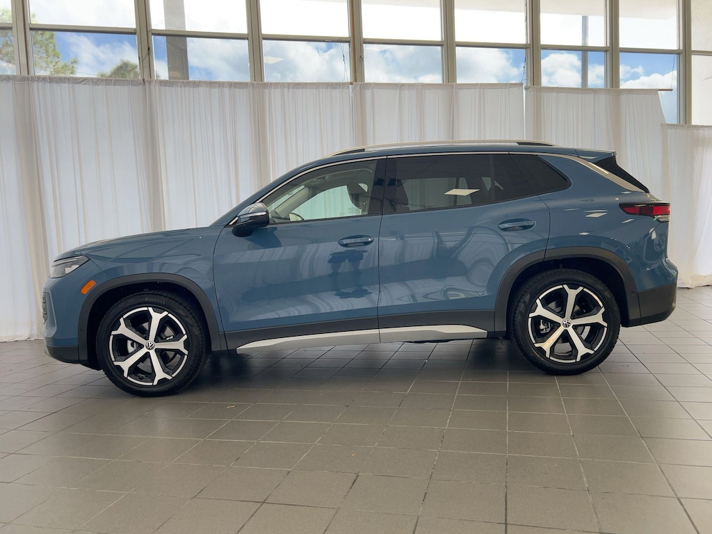 New 2025 Volkswagen Tiguan 2.0T SE SUV