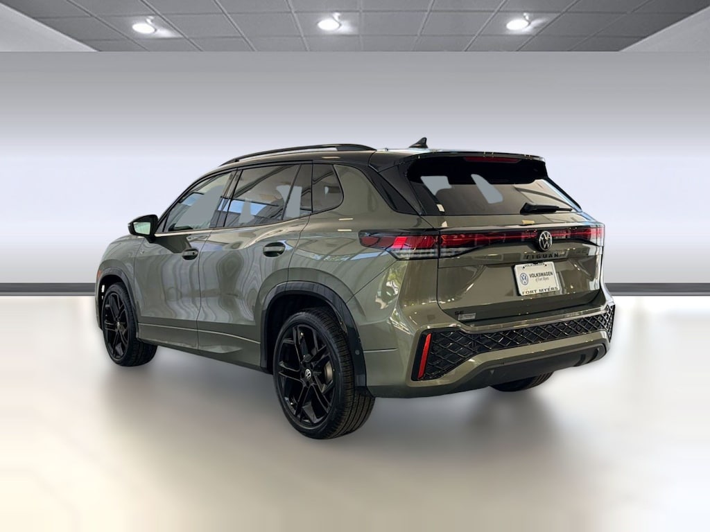 New 2026 Volkswagen Tiguan 2.0T SE R-Line Black SUV