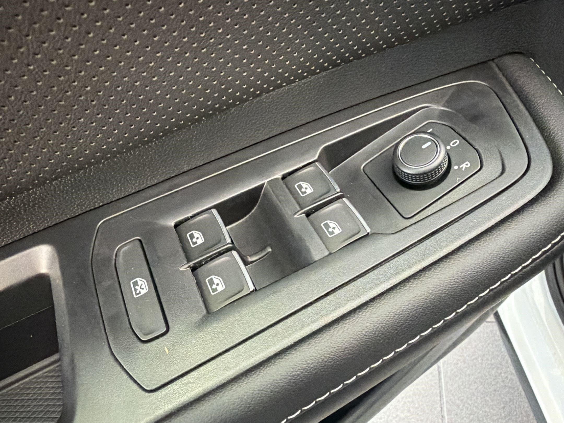 2026 Volkswagen Atlas SE w/Tech - Photo 13