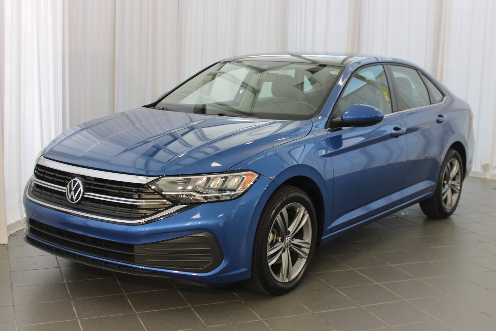 3VW7M7BU9NM026237
