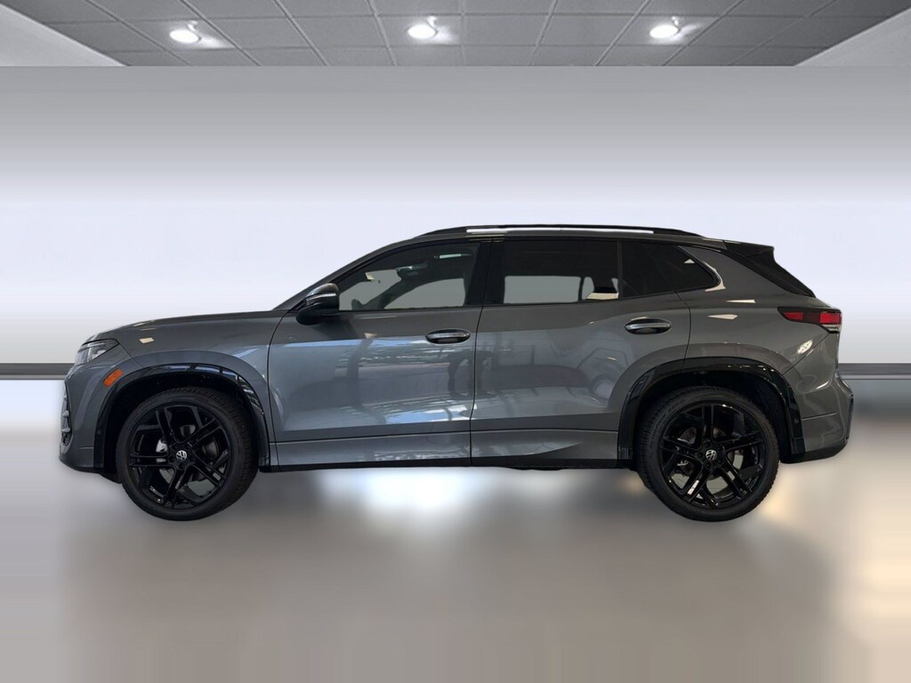 New 2026 Volkswagen Tiguan 2.0T SE R-Line Black SUV
